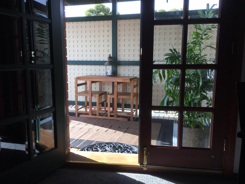 Wine And Roses Bed And Breakfast 애들레이드 외부 사진