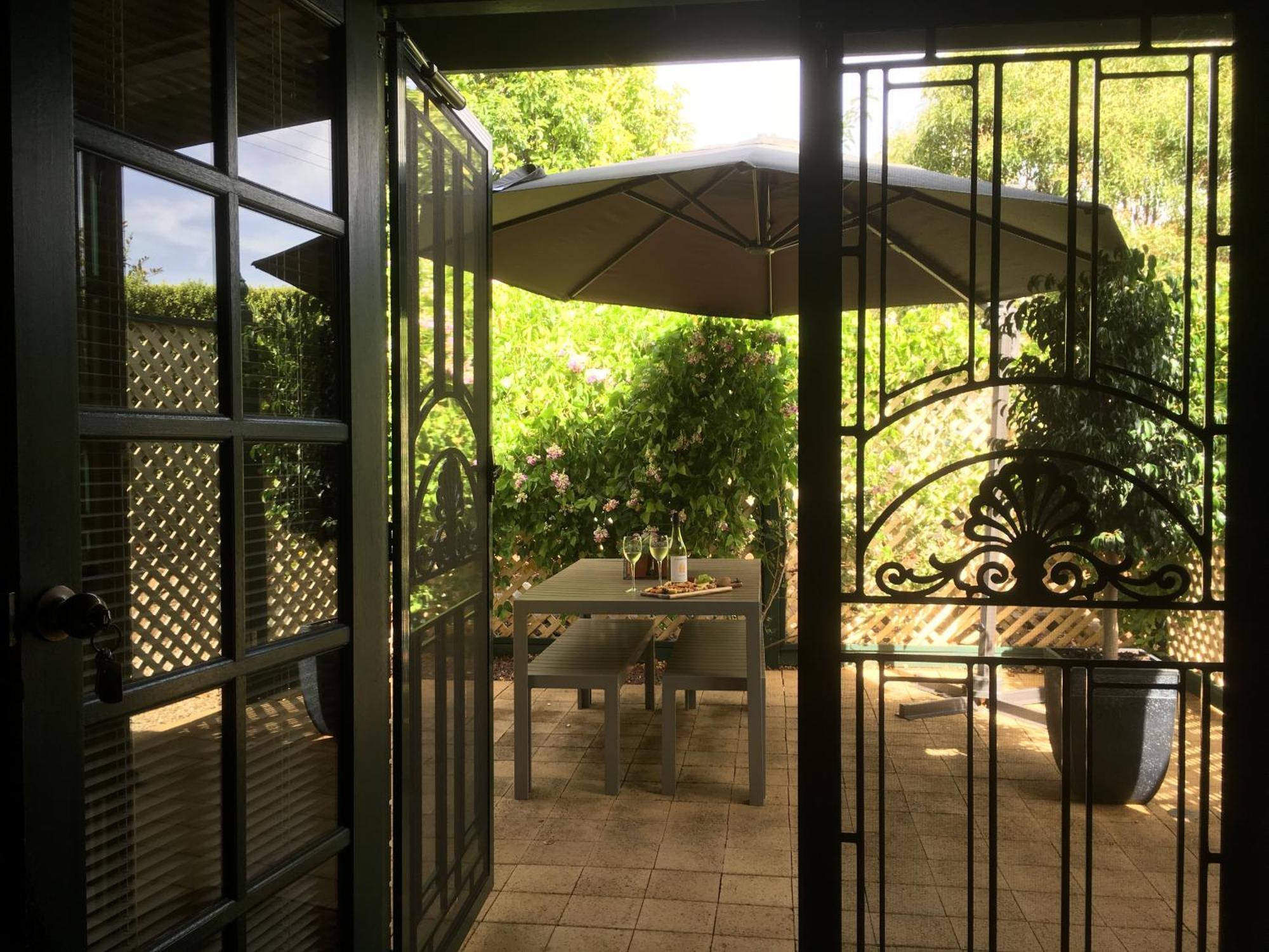 Wine And Roses Bed And Breakfast 애들레이드 외부 사진